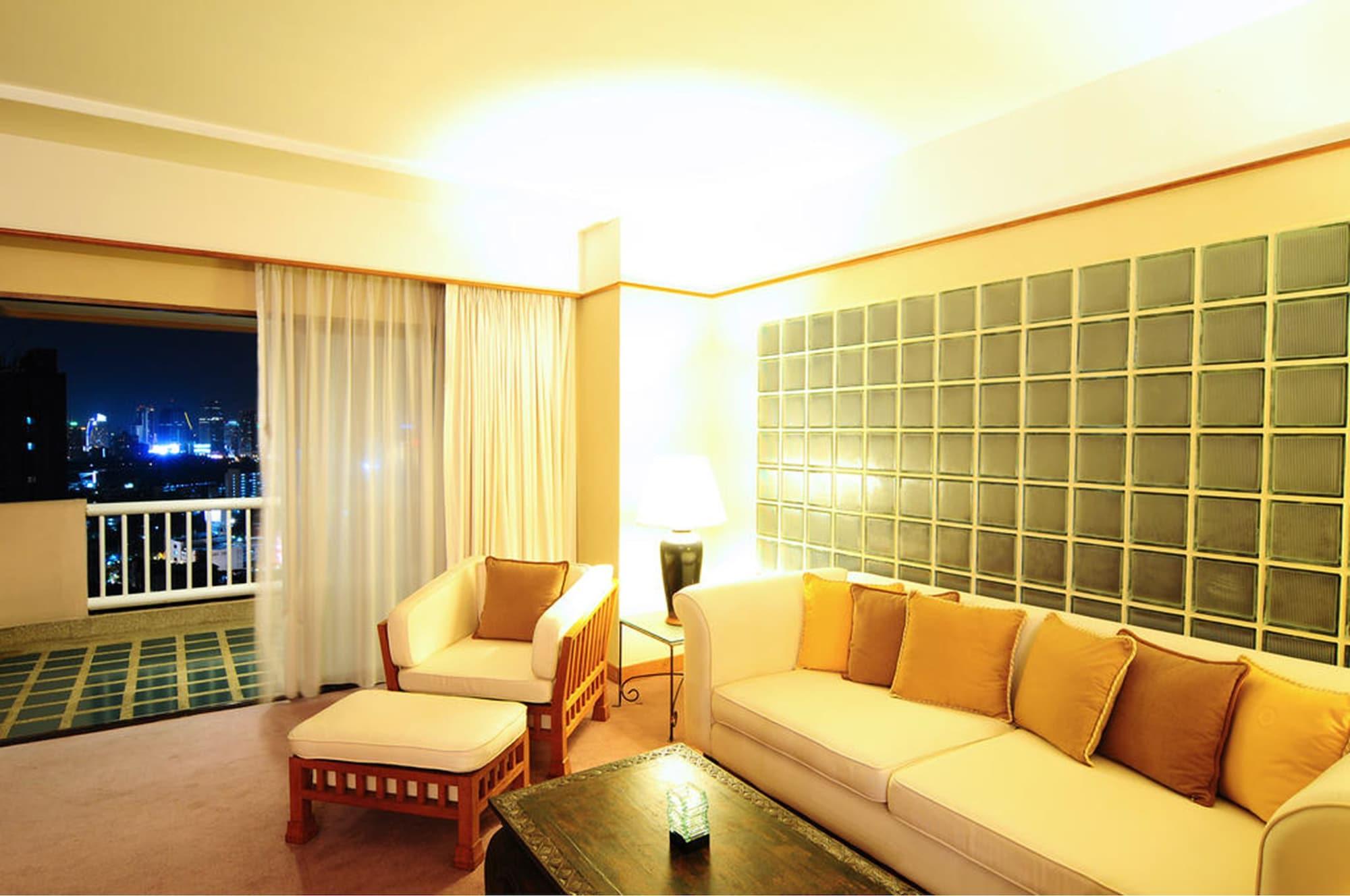 Pantip Suites Bangkok Exterior foto